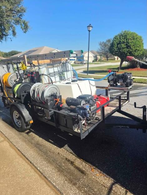 Equipo profesional, listo para trabajar — Joel Pressure Washing